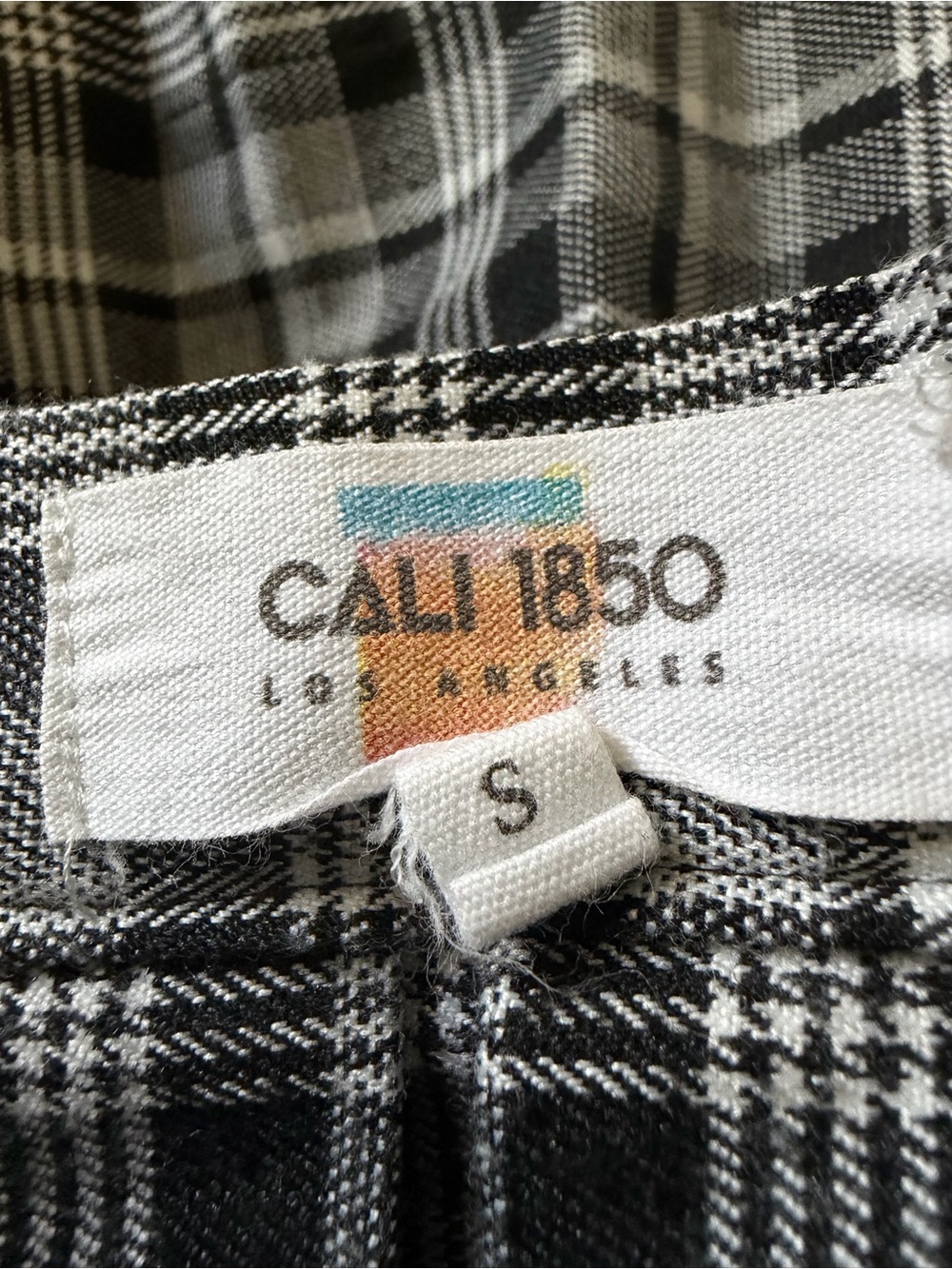 Cali 1850 Pleated Black and Gray Plaid Mini Skirt Size small preppy academia - Picture 4 of 8